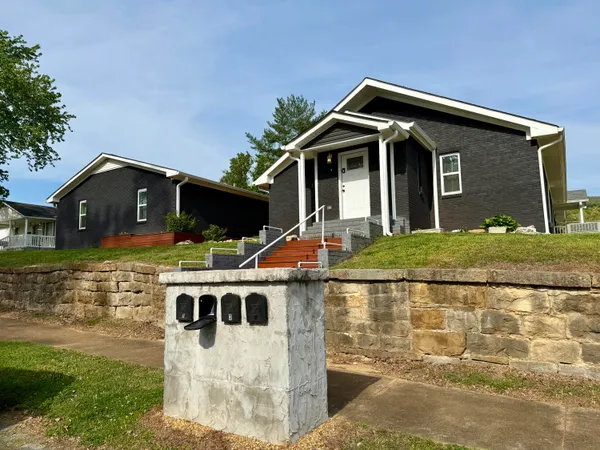 $750,000 | 602 Elm Avenue, Unit 1 2 3 4, South Pittsburg, TN 37380