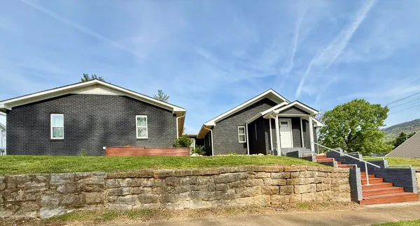 $750,000 | 602 Elm Avenue, Unit 1 2 3 4, South Pittsburg, TN 37380