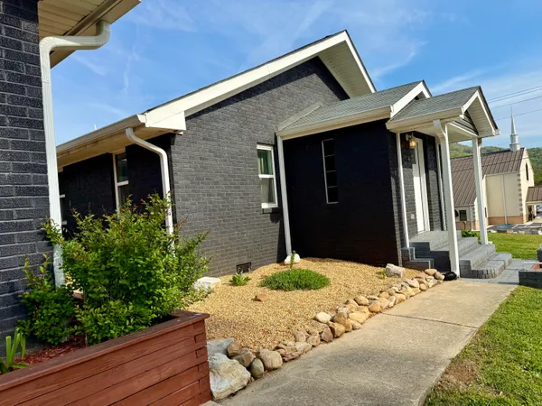 $750,000 | 602 Elm Avenue, Unit 1 2 3 4, South Pittsburg, TN 37380