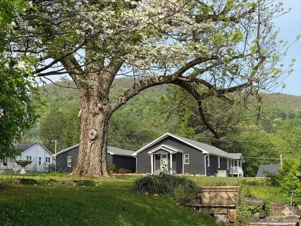 $750,000 | 602 Elm Avenue, Unit 1 2 3 4, South Pittsburg, TN 37380
