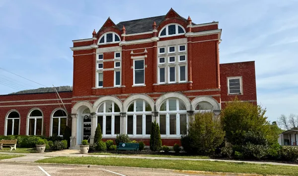 $750,000 | 602 Elm Avenue, Unit 1 2 3 4, South Pittsburg, TN 37380