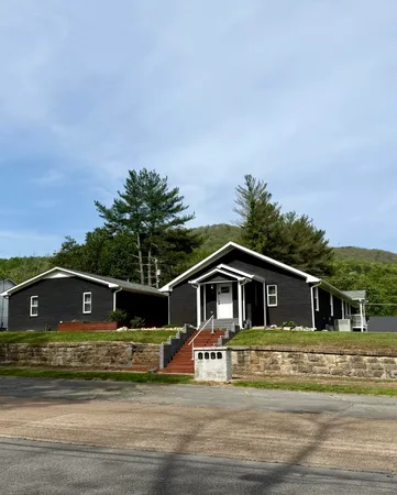 $750,000 | 602 Elm Avenue, Unit 1 2 3 4, South Pittsburg, TN 37380