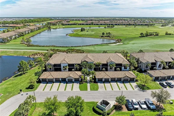 $399,000 | 5558 Palmer Circle, Unit 205, Lakewood Ranch, FL 34211
