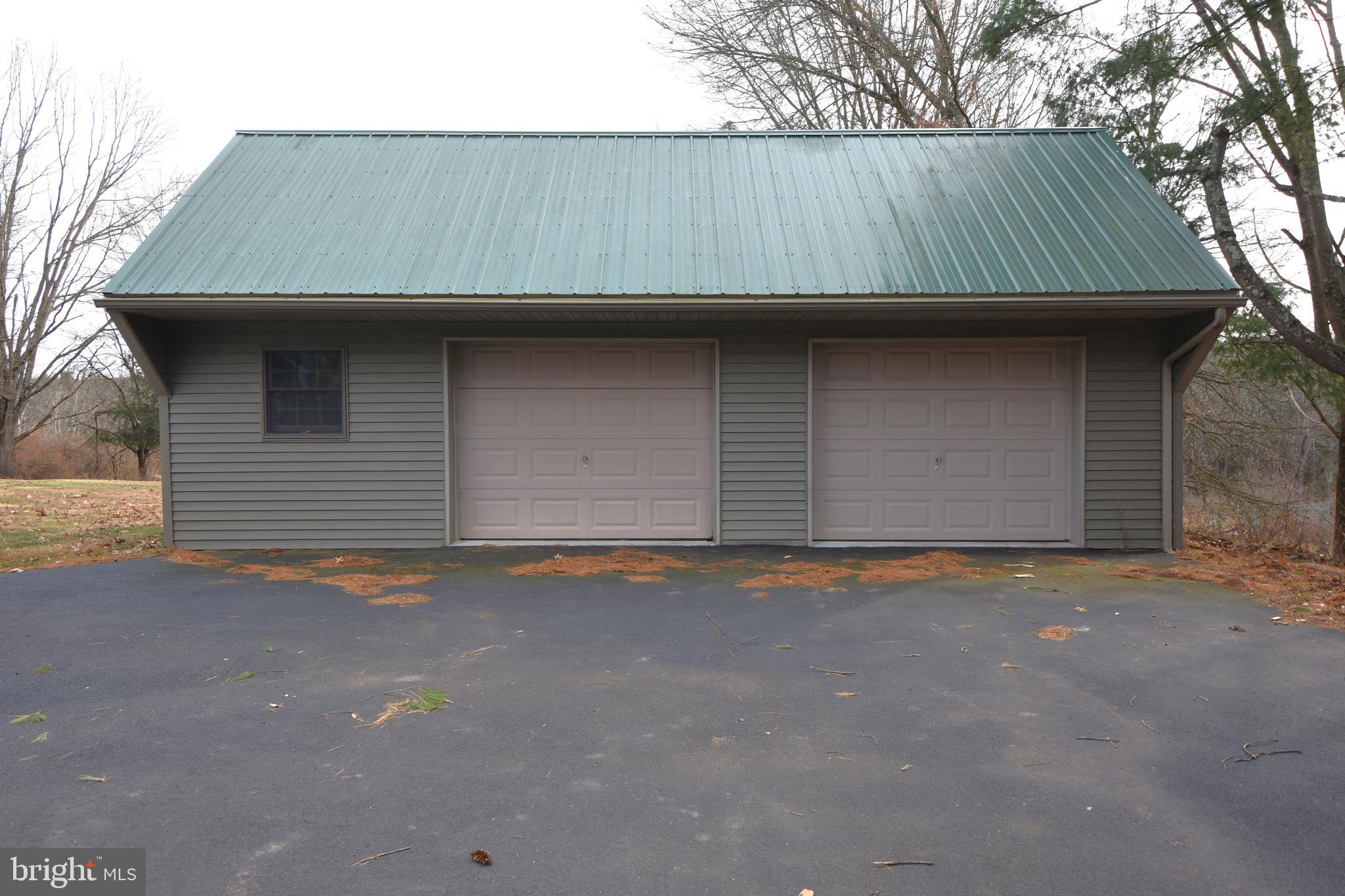 3288 Slifer Valley Road Riegelsville, PA 18077 - Photo 30 of 36 a backyard of a house