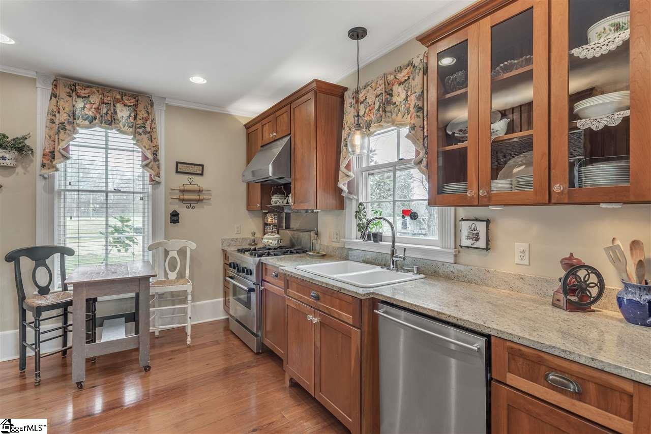 1603 Fairview Road Fountain Inn, SC 29644 - Photo 5 of 36