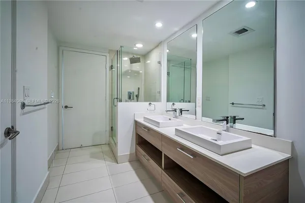 $3,800 | 1300 South Miami Avenue, Unit 1804, Miami, FL 33130