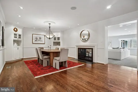 $2,500,000 | 8512 Burning Tree Road, Bethesda, MD 20817