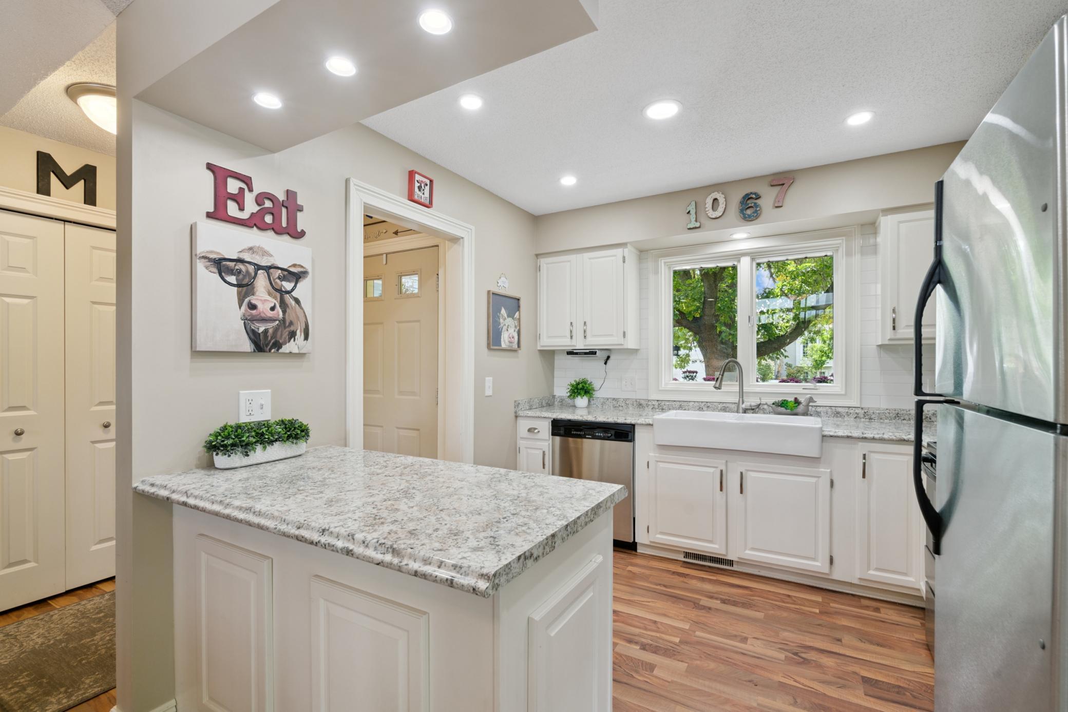 1067 Hummingbird Lane Eagan, MN 55123 - Photo 4 of 23