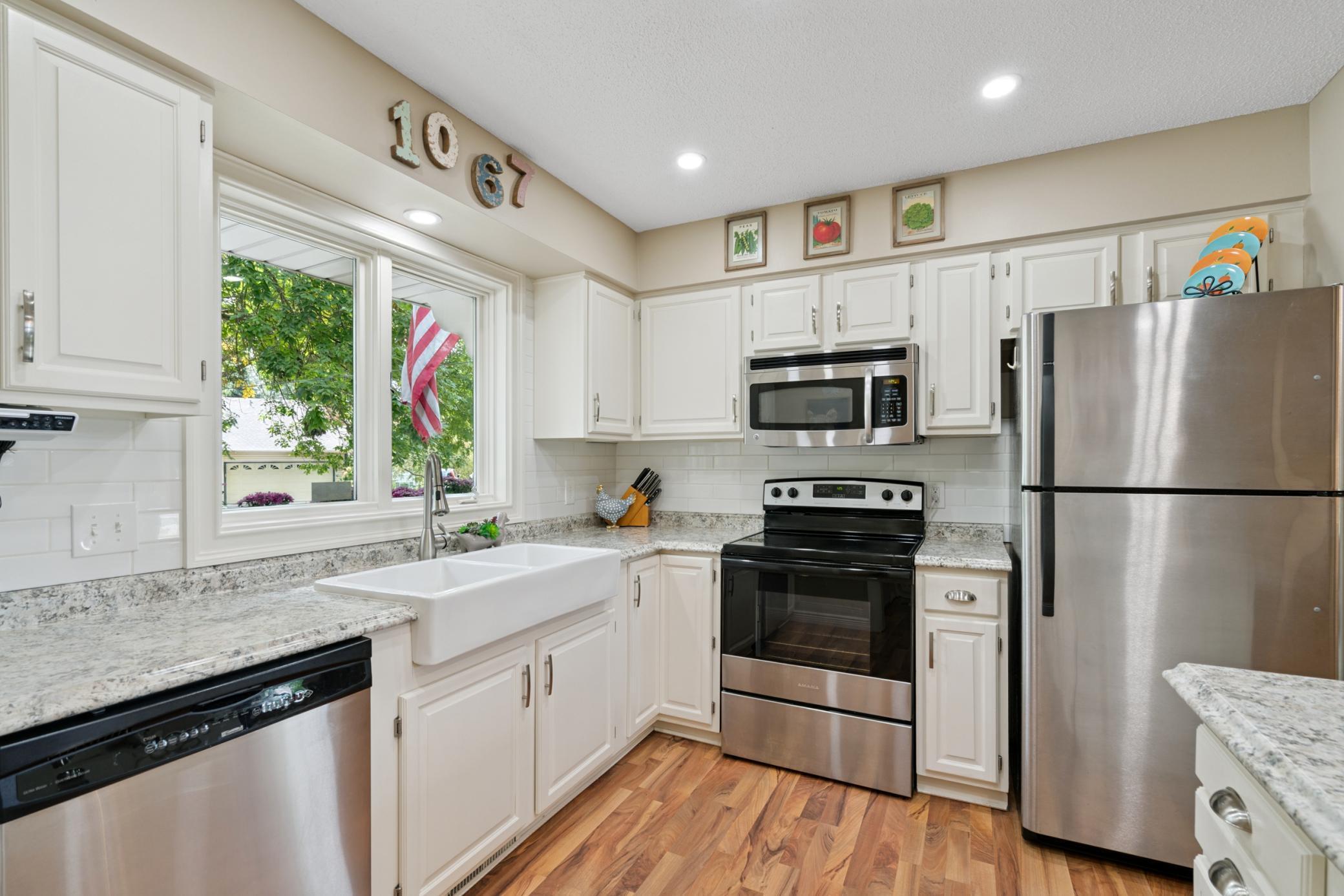 1067 Hummingbird Lane Eagan, MN 55123 - Photo 5 of 23