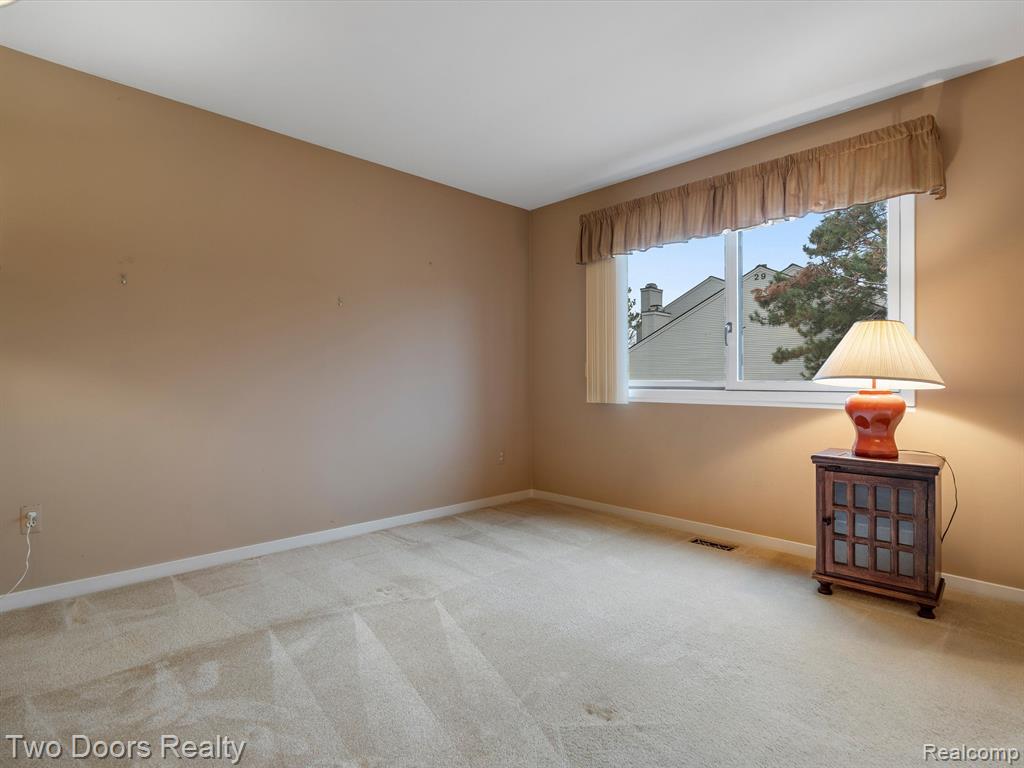 663 Camden Court Rochester Hills, MI 48307 - Photo 24 of 39