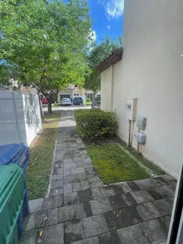 $2,950 | 17051 Southwest 96th Street, Unit 17051, Miami, FL 33196