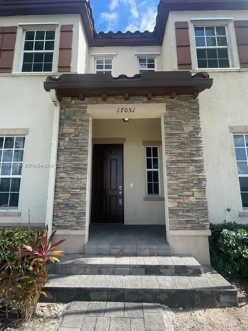 $2,950 | 17051 Southwest 96th Street, Unit 17051, Miami, FL 33196