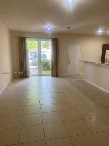 $2,950 | 17051 Southwest 96th Street, Unit 17051, Miami, FL 33196