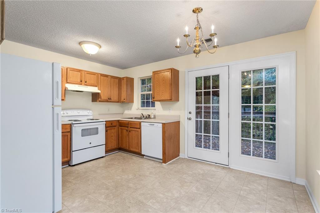 930 South Fifth Street Mebane, NC 27302 - Photo 7 of 26