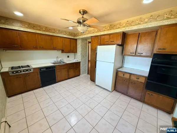 $550,000 | 32 Lake Drive, Boonton, NJ 07005