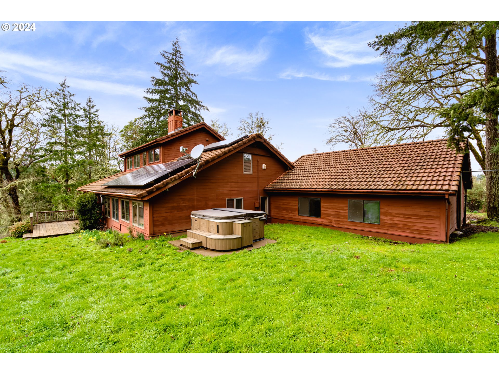 25818 Cherry Creek Road Monroe, OR 97456 - Photo 36 of 44 Hot Tub
