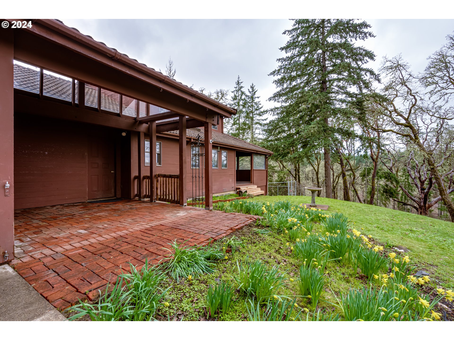 25818 Cherry Creek Road Monroe, OR 97456 - Photo 5 of 44 Front Yard