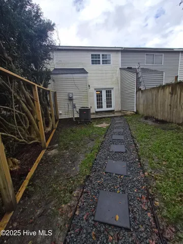 $1,350 | 411 Myrtlewood Circle, Jacksonville, NC 28546