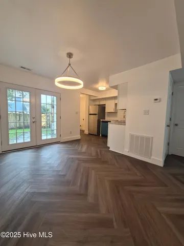 $1,350 | 411 Myrtlewood Circle, Jacksonville, NC 28546