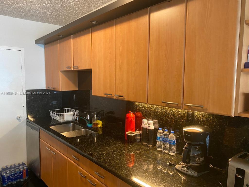 5401 Collins Avenue, Unit 412 Miami Beach, FL 33140 - Photo 24 of 41