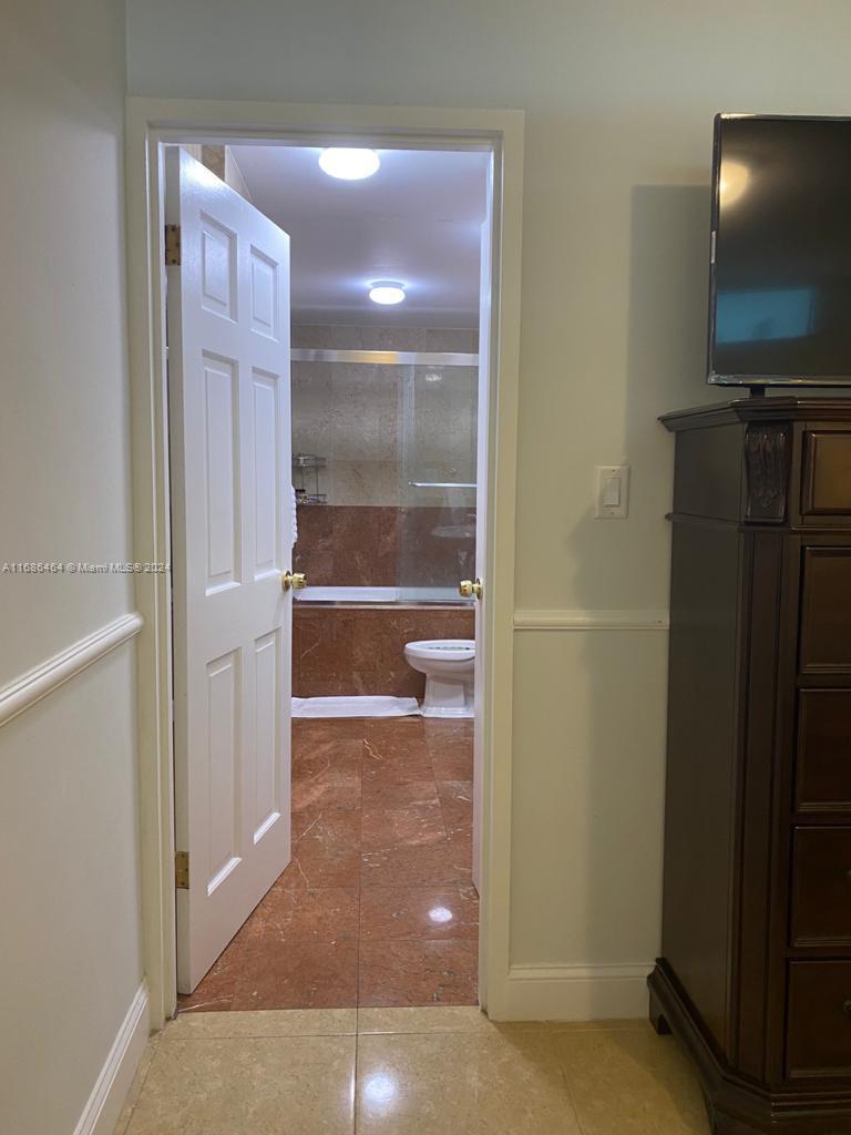 5401 Collins Avenue, Unit 412 Miami Beach, FL 33140 - Photo 29 of 41