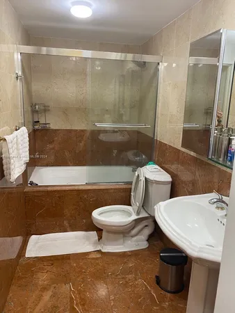$4,199 | 5401 Collins Avenue, Unit 412, Miami Beach, FL 33140