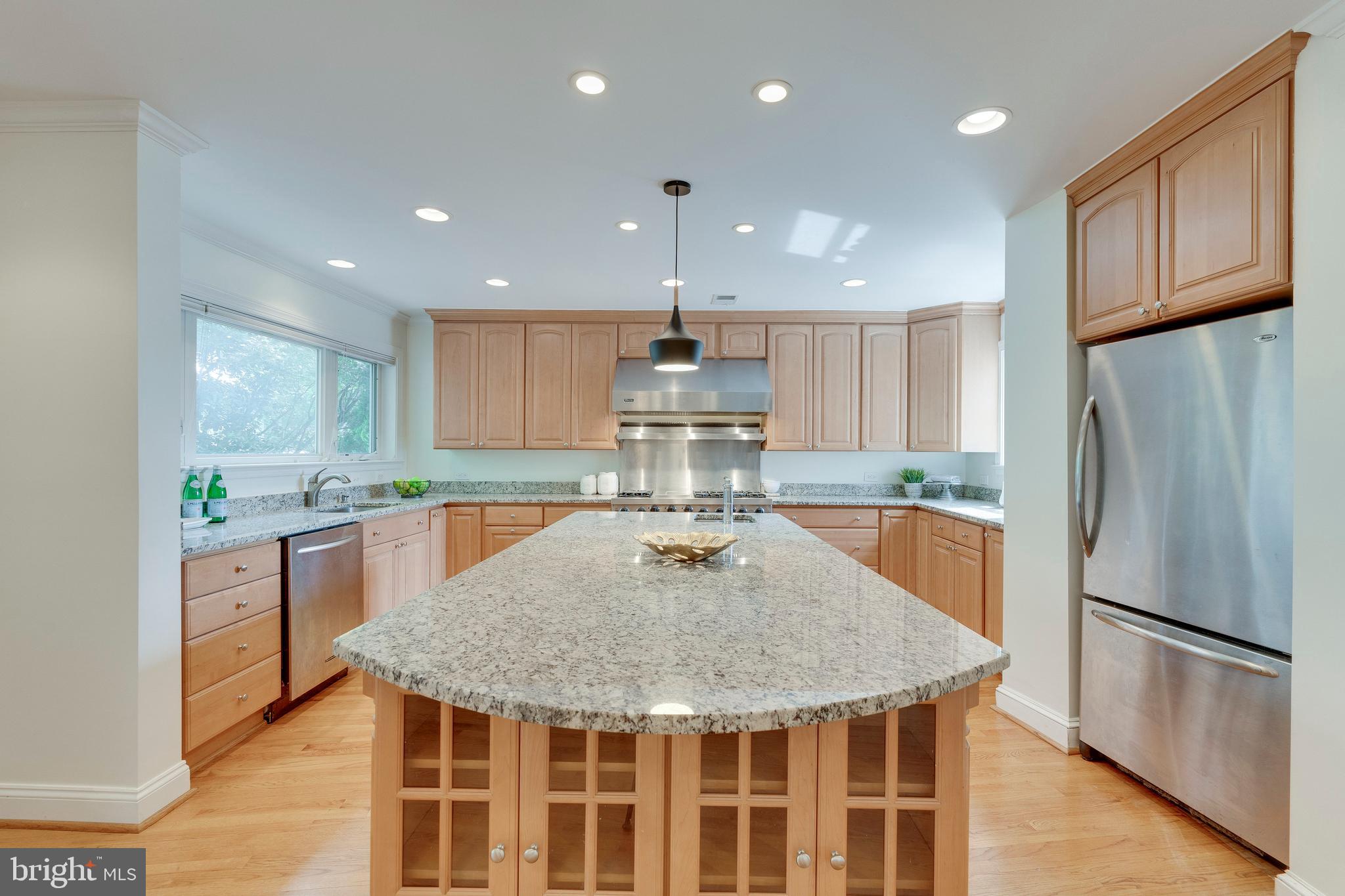 8104 Maple Ridge Road Bethesda, MD 20814 - Photo 19 of 61