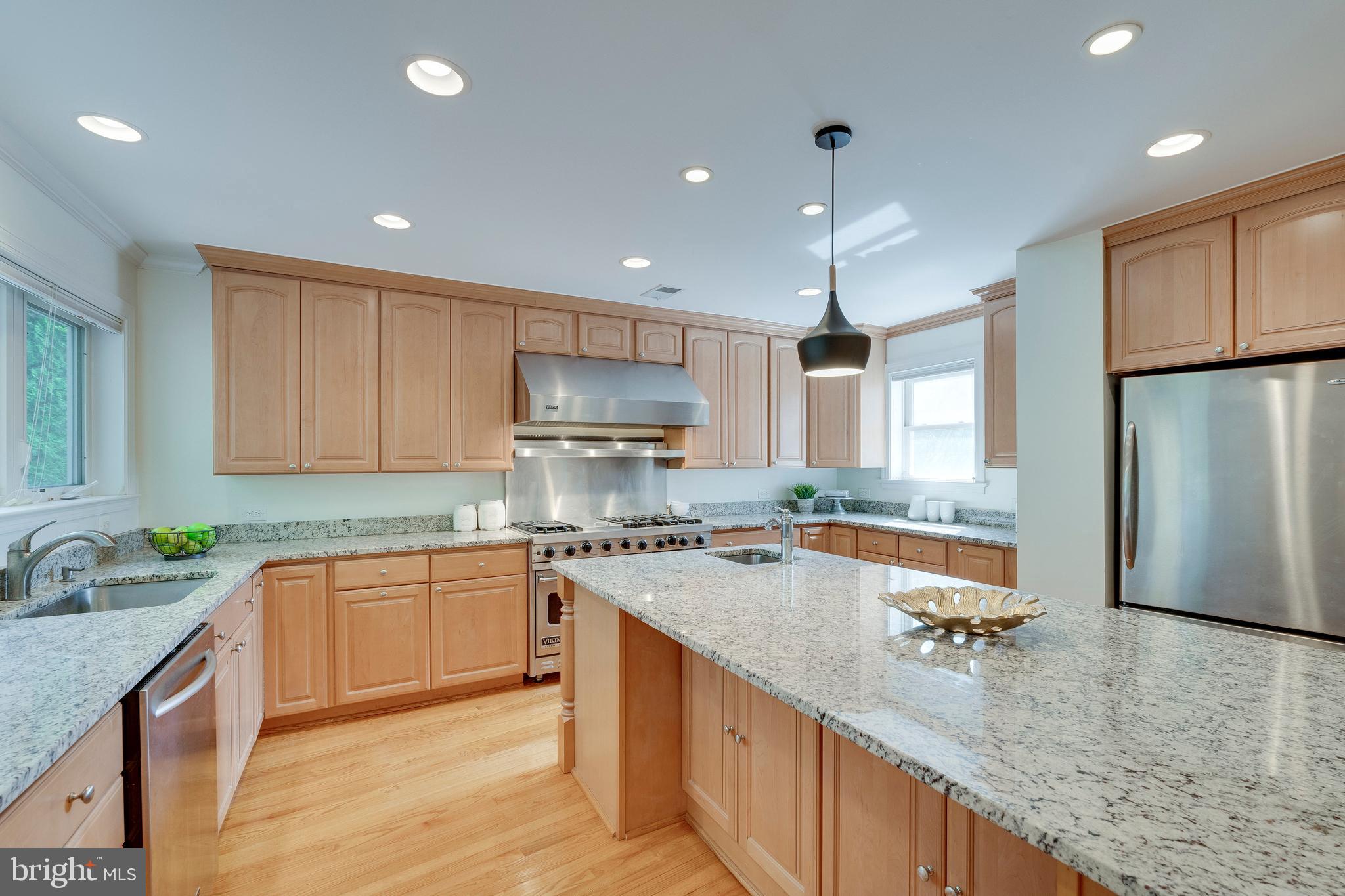 8104 Maple Ridge Road Bethesda, MD 20814 - Photo 20 of 61