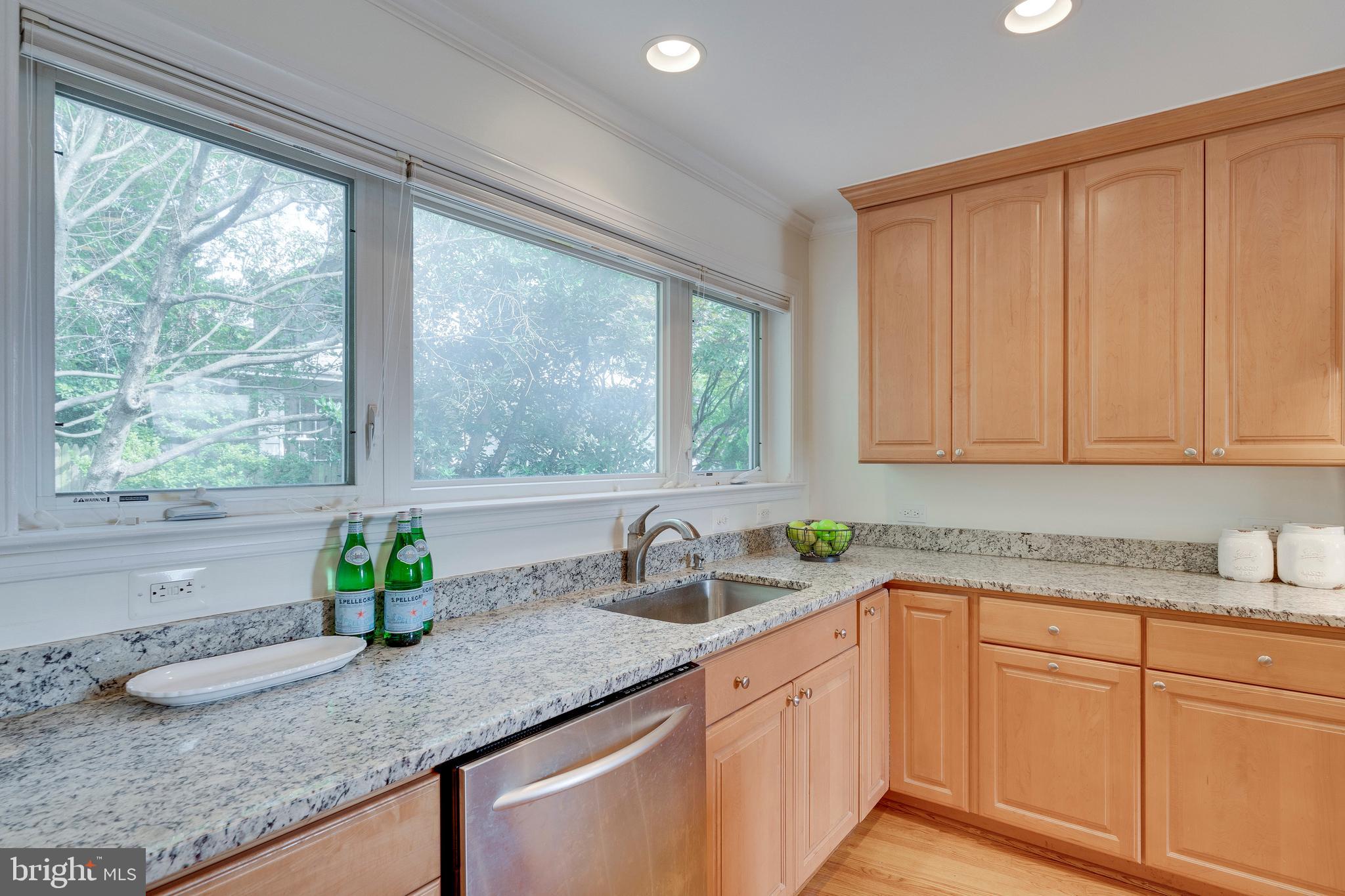 8104 Maple Ridge Road Bethesda, MD 20814 - Photo 21 of 61
