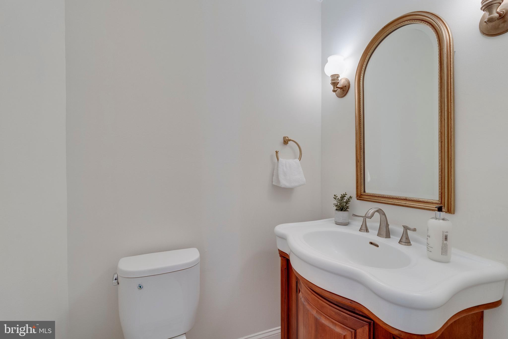 8104 Maple Ridge Road Bethesda, MD 20814 - Photo 27 of 61 Main Level Powder Room