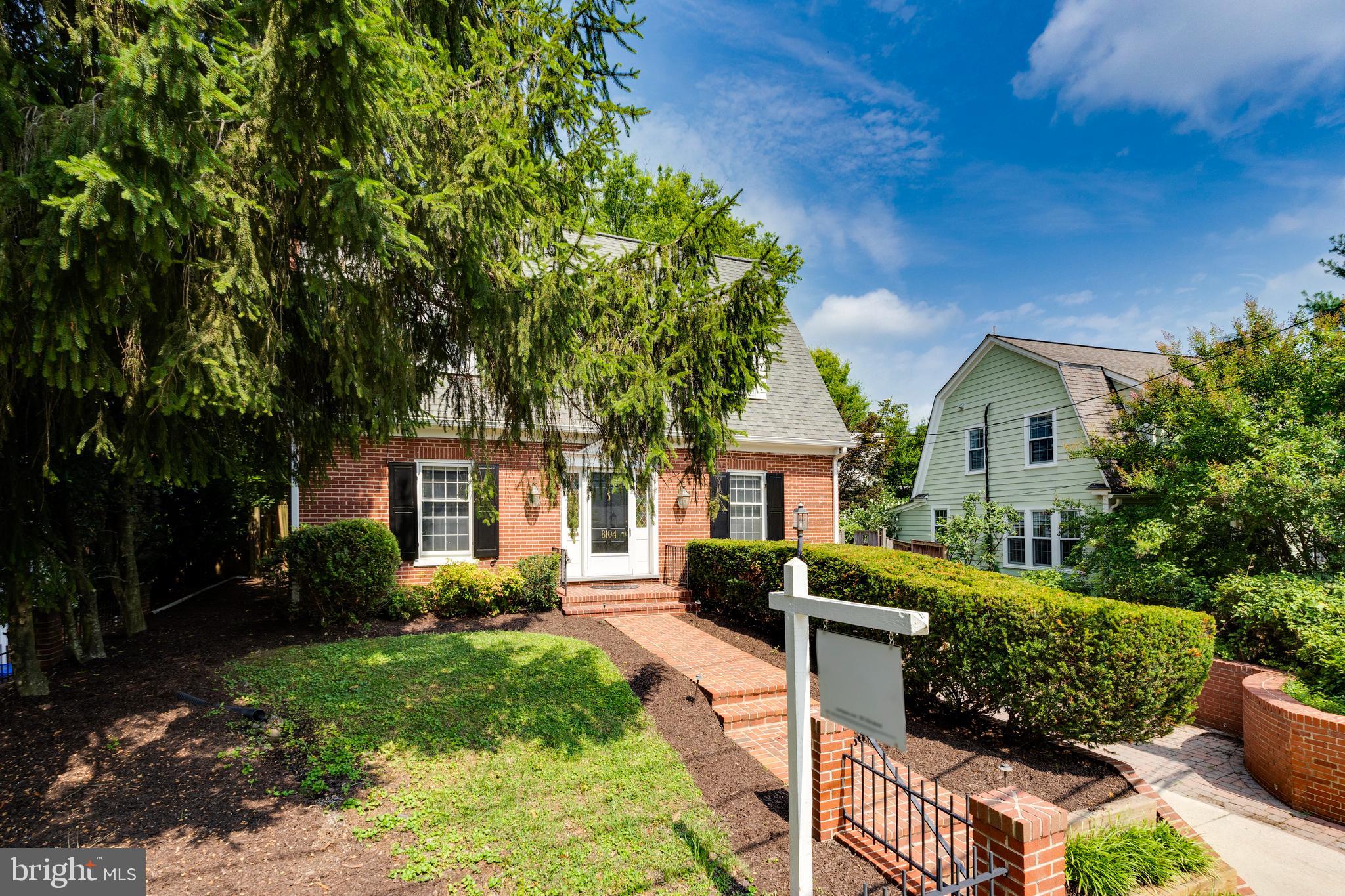 8104 Maple Ridge Road Bethesda, MD 20814 - Photo 3 of 61