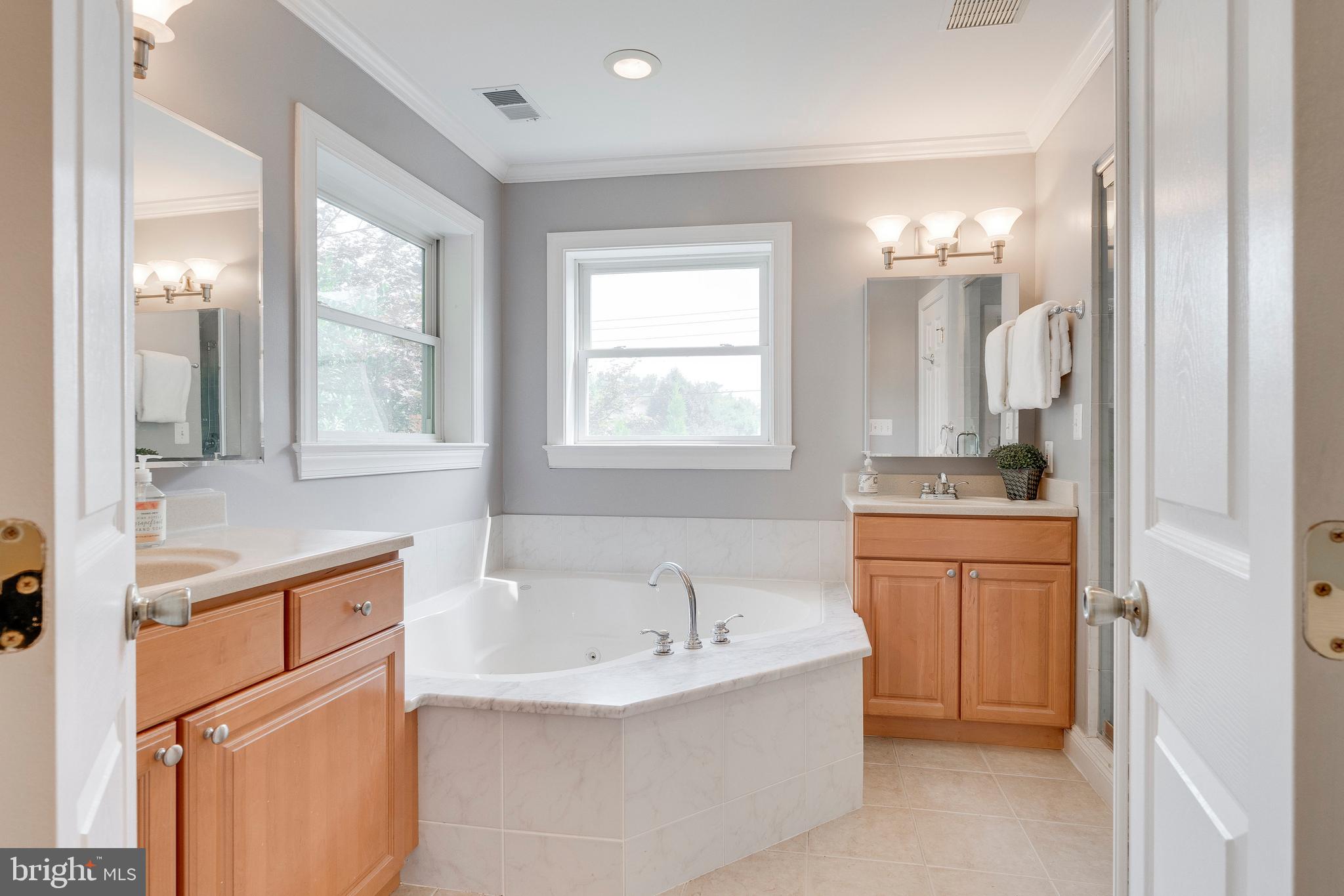 8104 Maple Ridge Road Bethesda, MD 20814 - Photo 35 of 61 Premier Bathroom
