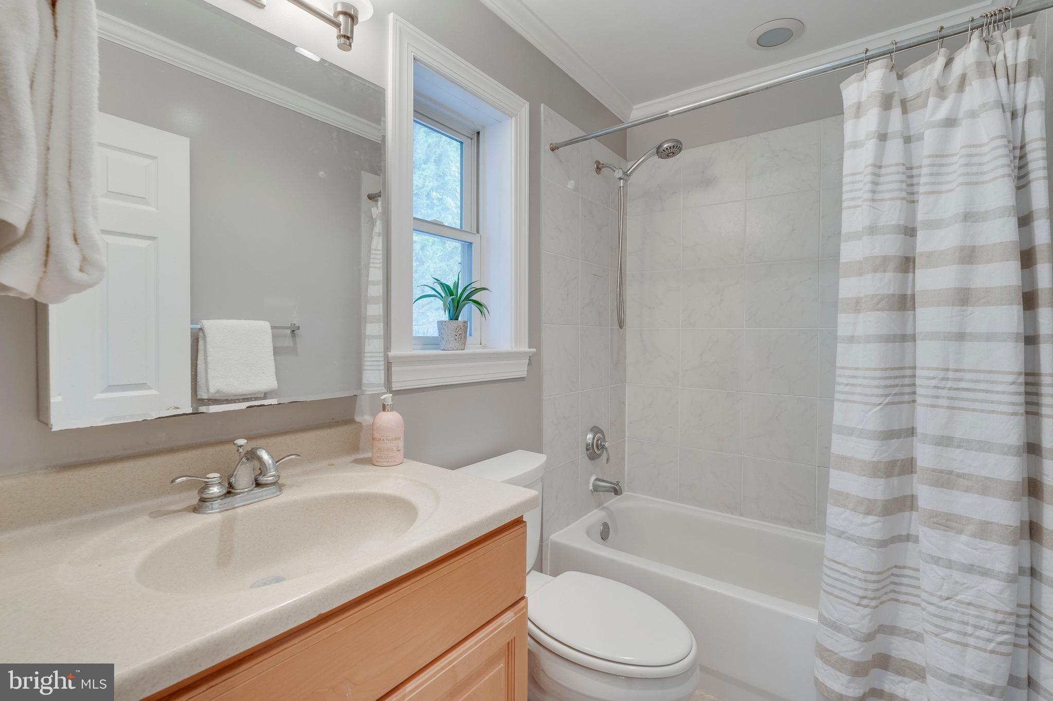 8104 Maple Ridge Road Bethesda, MD 20814 - Photo 48 of 61 En-Suite Bathroom
