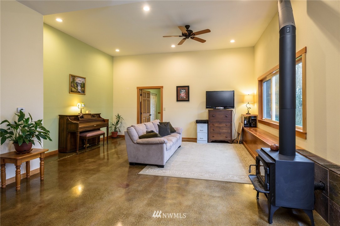 17366 Allen Road Bow, WA 98232 - Photo 9 of 25 Gallery Image 9