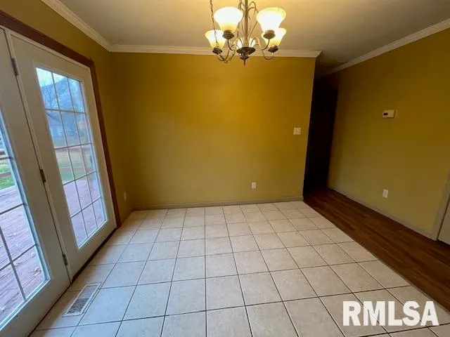 $129,900 | 101 North Lawrence Street, De Soto, IL 62924