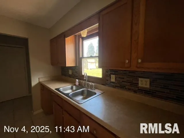 $129,900 | 101 North Lawrence Street, De Soto, IL 62924