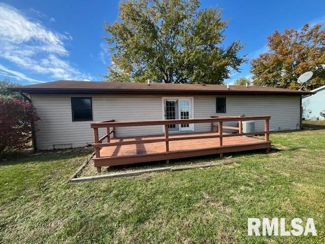 $129,900 | 101 North Lawrence Street, De Soto, IL 62924