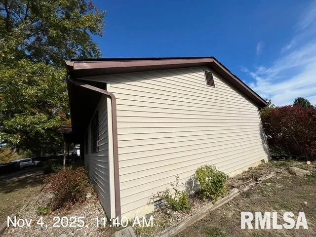 $129,900 | 101 North Lawrence Street, De Soto, IL 62924