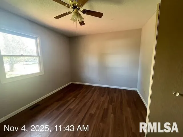 $129,900 | 101 North Lawrence Street, De Soto, IL 62924