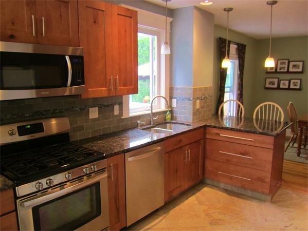58 Thorndyke Street Springfield, MA 01118 - Photo 2 of 22 Gallery Image 2