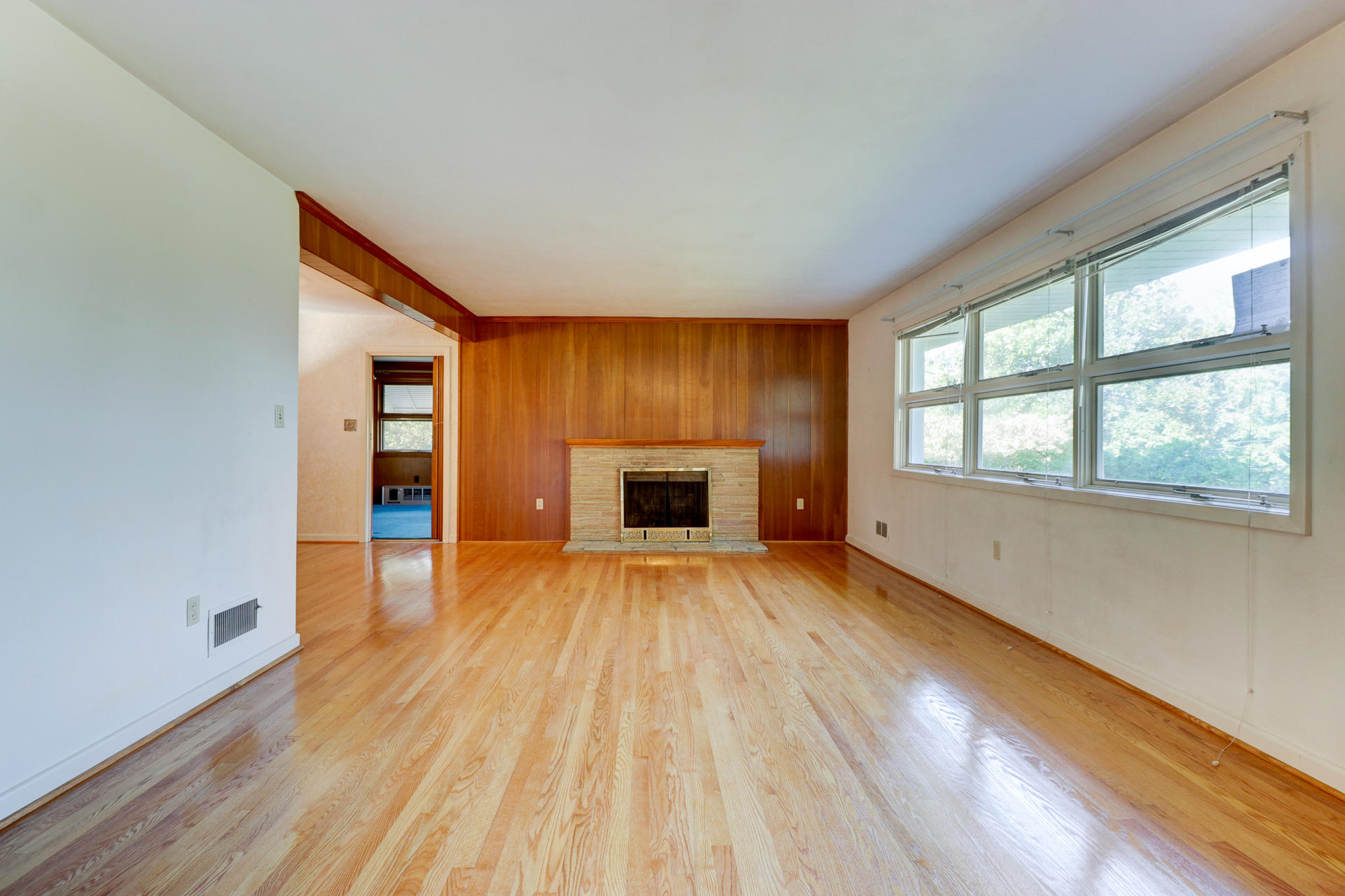 3218 Rasmont Road Roanoke, VA 24018 - Photo 4 of 37 IMG_1080_1_2_3_4