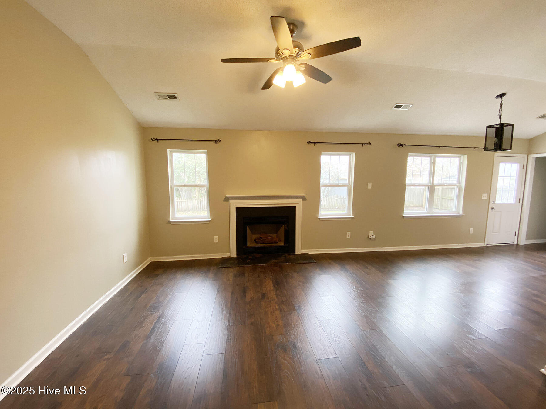 2526 Sapling Circle Wilmington, NC 28411 - Photo 2 of 12 2526saplingcir2_lg