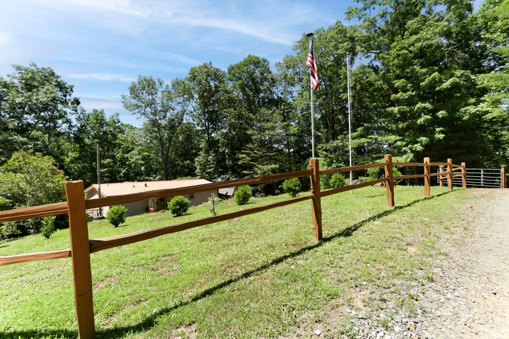 125 Upper Pond Road Murphy, NC 28906 - Photo 14 of 41