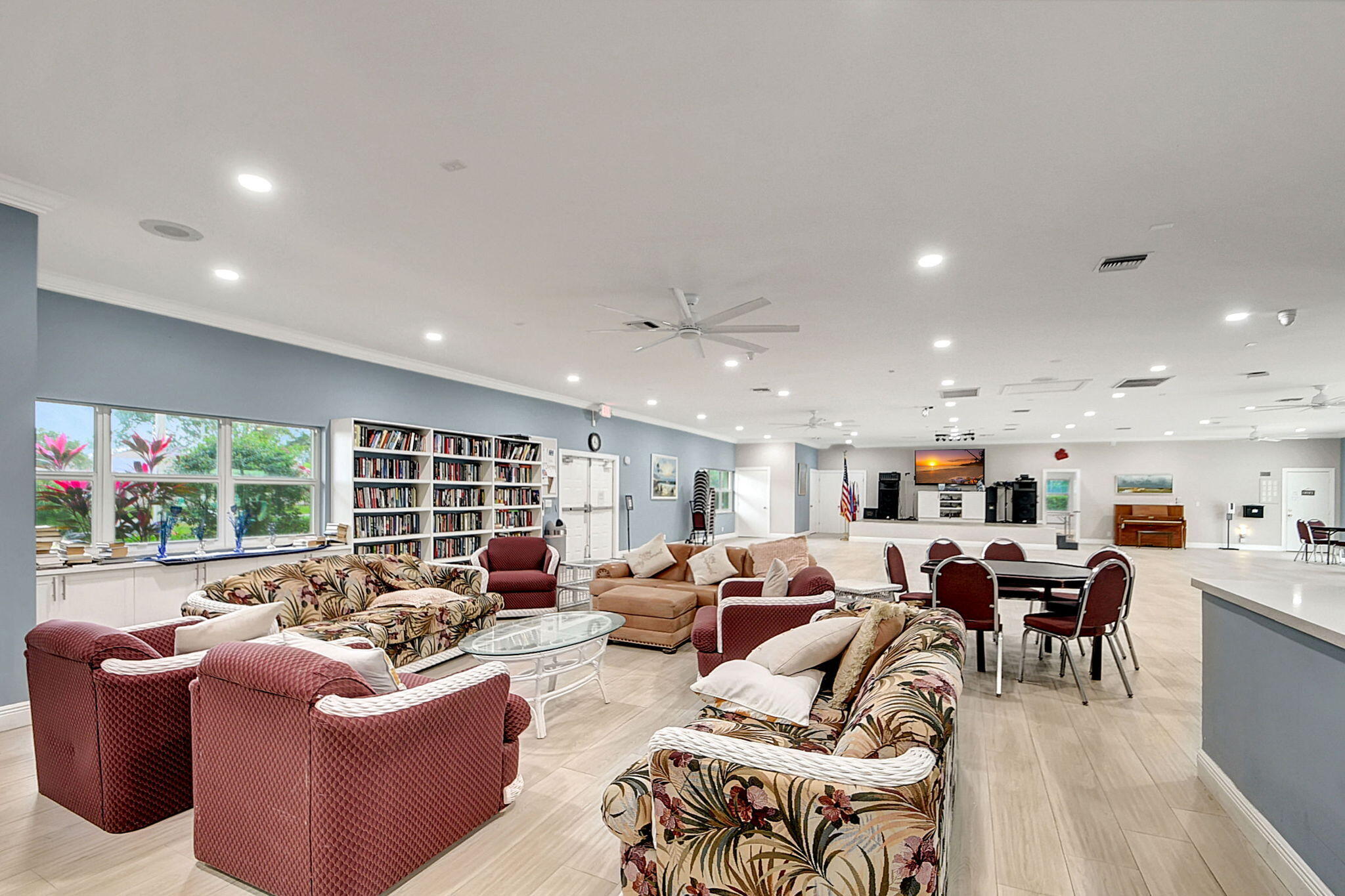 14280 Nesting Way, Unit B Delray Beach, FL 33484 - Photo 38 of 43 a living room with furniture kitchen view and a large window