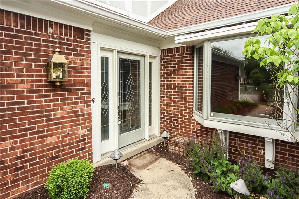 7423 Sylvan Ridge Road Indianapolis, IN 46240 - Photo 2 of 30 Gallery Image 2