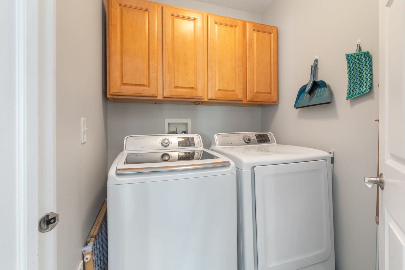 5003 Syracuse Court Plainfield, IL 60586 - Photo 17 of 18 a utility room with dryer and washer