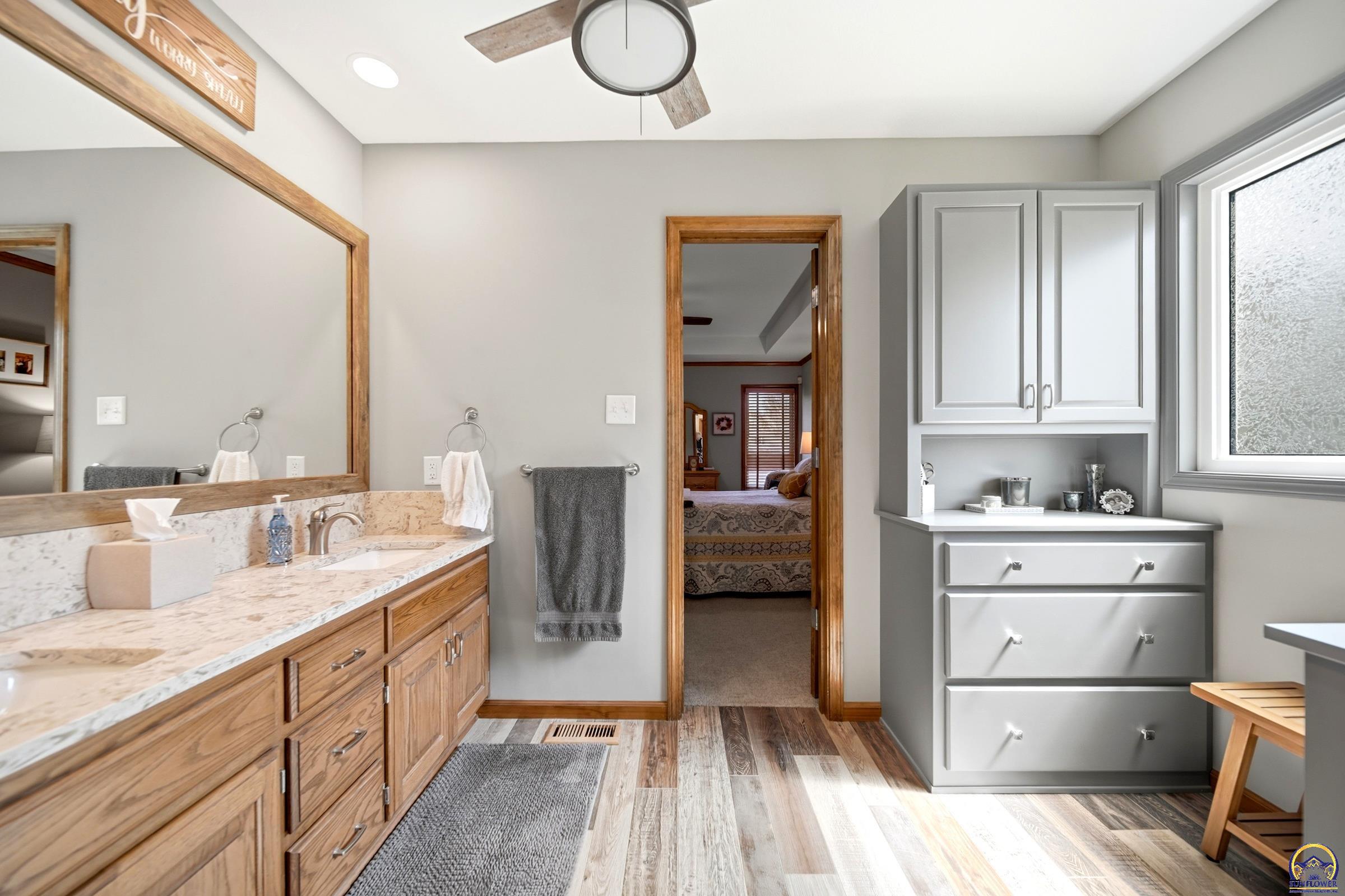 3108 Southwest Staffordshire Road Topeka, KS 66614 - Photo 14 of 30