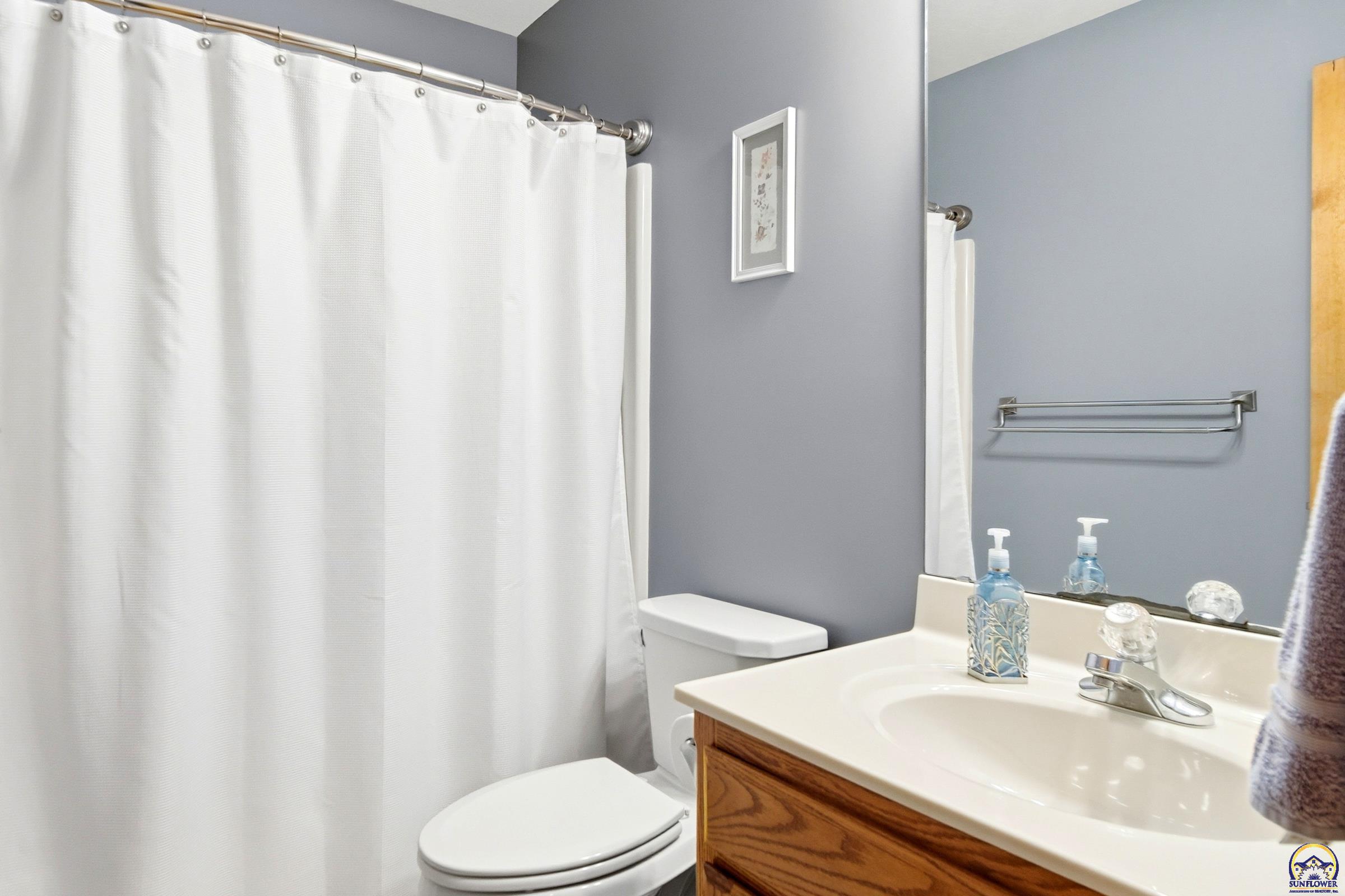 3108 Southwest Staffordshire Road Topeka, KS 66614 - Photo 17 of 30