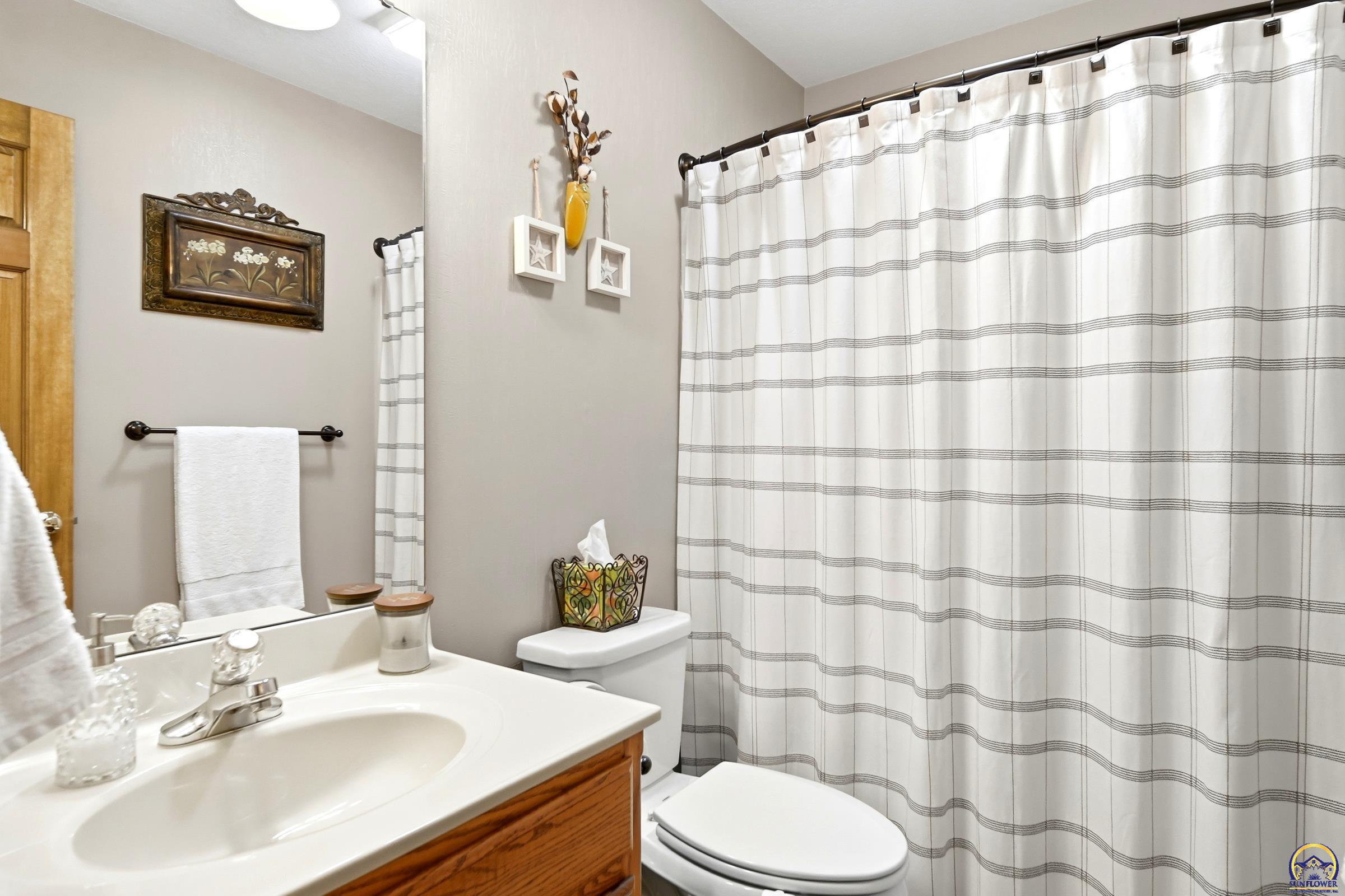 3108 Southwest Staffordshire Road Topeka, KS 66614 - Photo 19 of 30