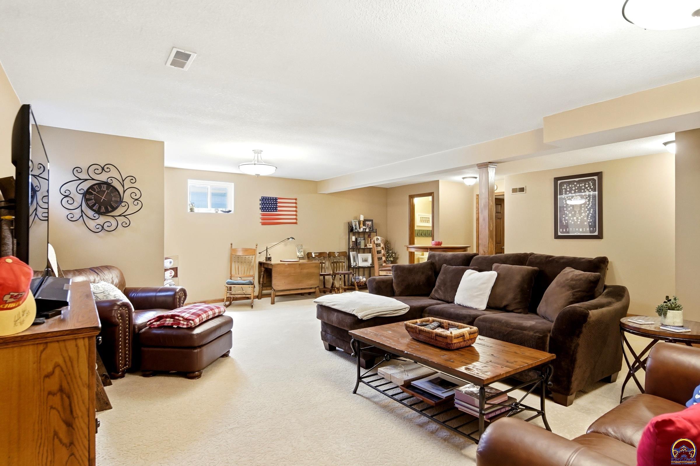 3108 Southwest Staffordshire Road Topeka, KS 66614 - Photo 20 of 30